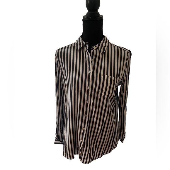 Jane & Delancey stripe top size M 100% Rayon navy & white - Picture 2 of 6